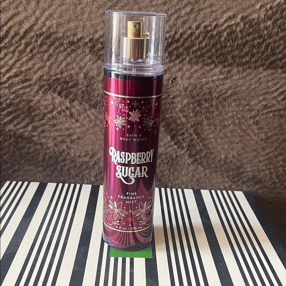 Bath & Body Works Raspberry Sugar Mist - Deep Pink - Picture 1 of 3